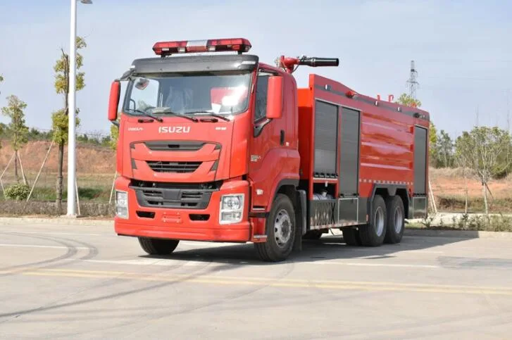 Japanese Brand Giga Euro 4 Euro 5 12000L--15000L Fire Engine Emergency Multi-Purpose Fire Fighting Truck