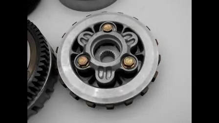 Couvercle d'embrayage de pièces de moto avec pignon moteur pour T125/Biz125