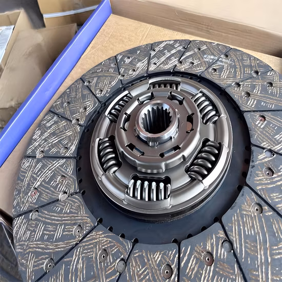 Disque d'embrayage pour camions européens Kits d'embrayage Pièces de camion